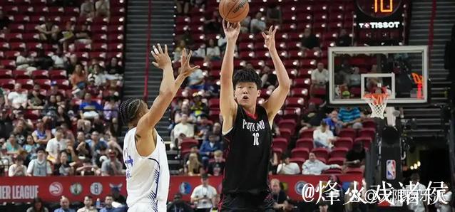 中规中矩!科林斯全场10投5中,得到10分2篮板1助攻1盖帽 中规中矩!科林斯全场10投5中,得到10分2篮板1助攻1盖帽